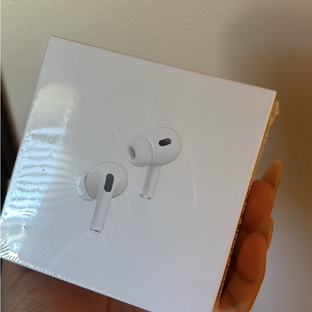 Apple White Earbud Headphones